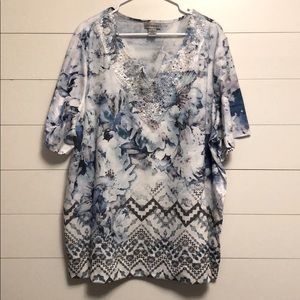 Women’s graphic top